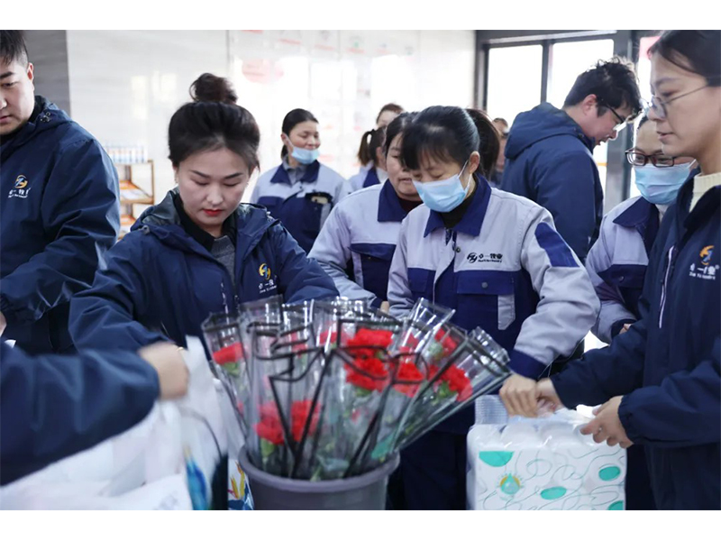 致敬“她力量” | 兰科博弈RankBet智能机械祝每一位女性节日欢乐！