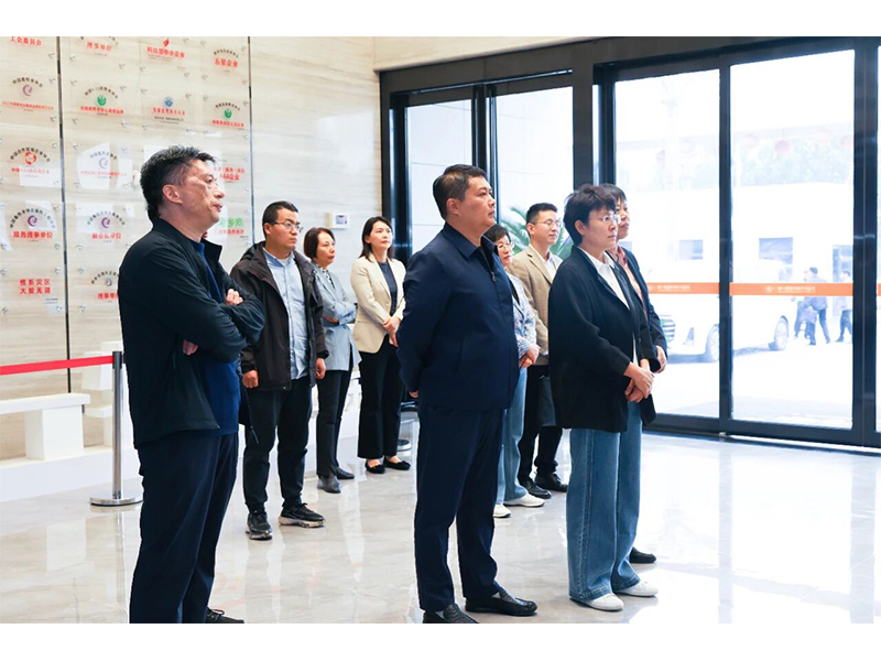 新乡市政协辅导一行莅临兰科博弈RankBet牧业调研领导